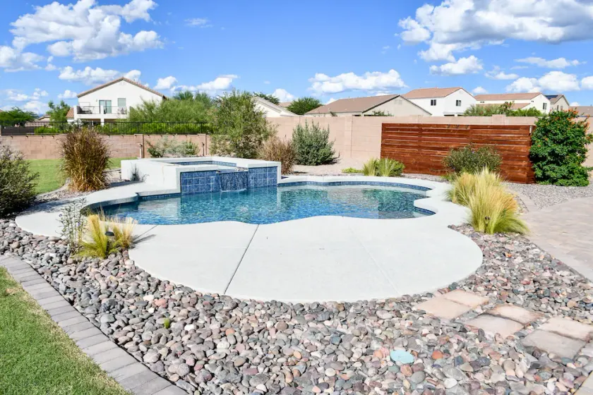Cozy Desert Gem with Pool and Hot tub - Image 1