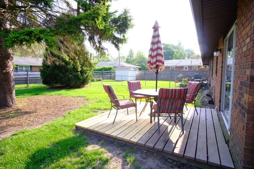 If you are looking for a great accommodation for your upcoming Illinois getaway! - Image 1