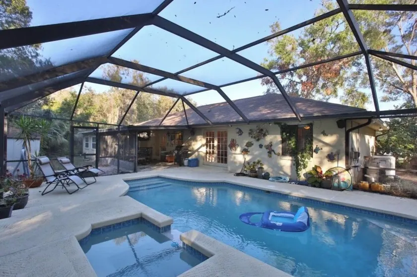 Private tropical paradise in the heart of the community! Pool and Welcome Basket - Image 1