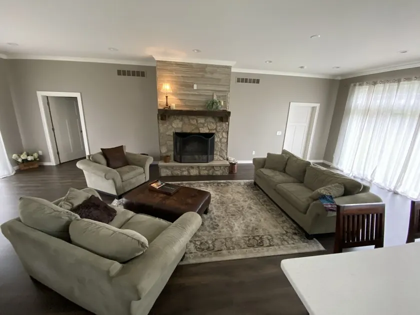Spacious 5 Bedroom, 3.5 Bathroom Lakeview home with a large yard awaits!  - Image 1