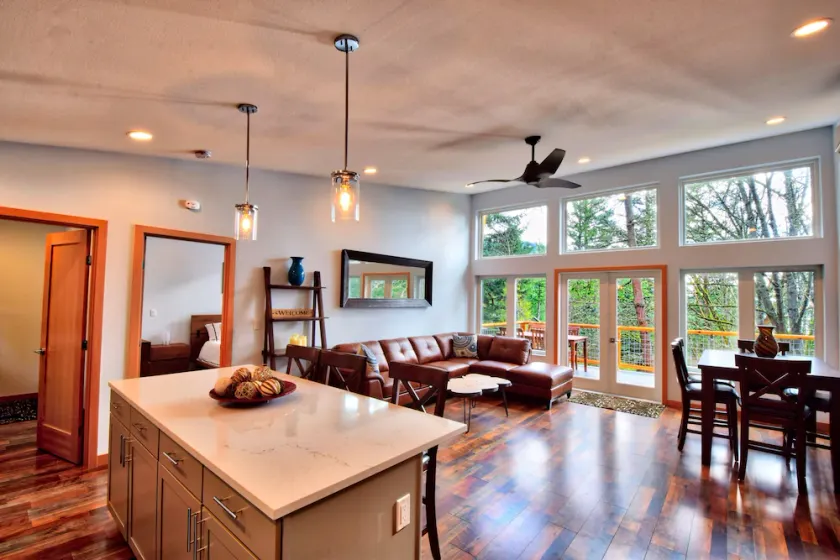 Newer Home - NW Modern w/ Hot Tub near Rosario - Image 1