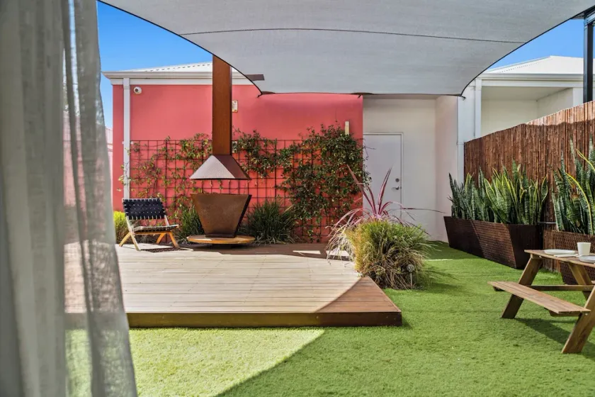 Seaside Stay | 3BR | Fire Pit | opposite Cafe | Sleeps 8 | dog friendly | beach - Image 1