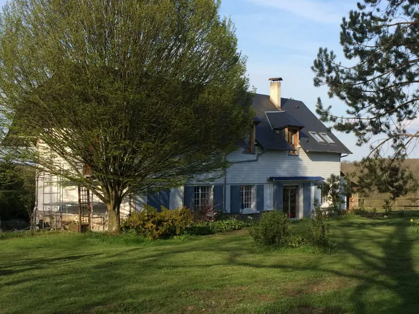 200m² house 2km from the sea in the countryside 6 bedrooms - Image 1