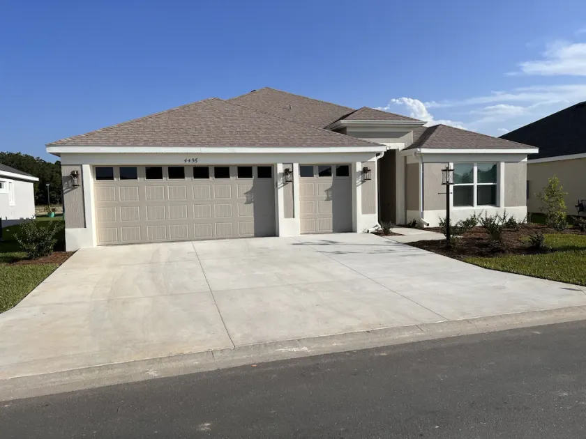 Ultra clean designer home in The Villages (3-bed) - Image 1