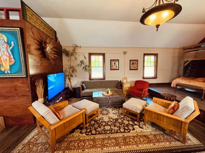 Your Own Oasis In Downtown Elora!  - Image 1
