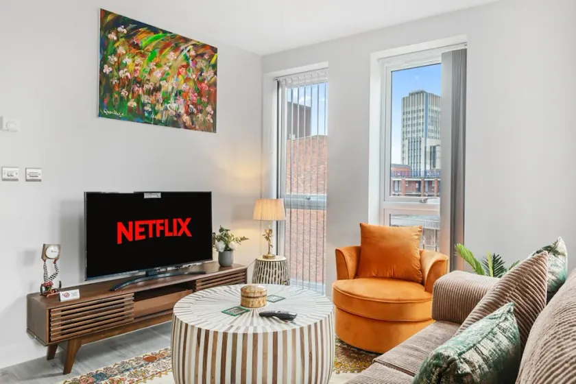Luxury Leicester Apartment Retreat - Image 1