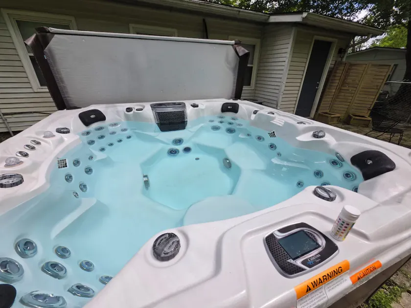 Relax and unwind with deluxe hot tub close to downtown Miamisburg. - Image 1