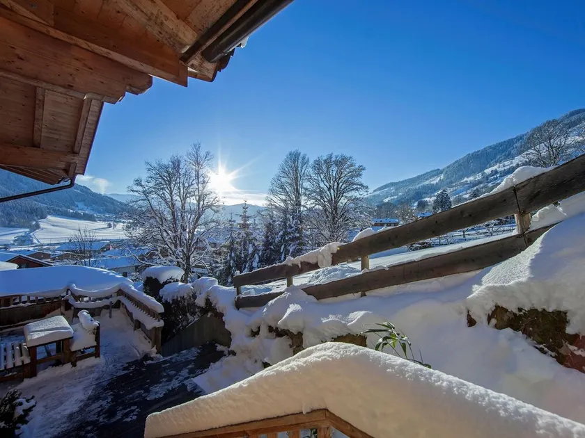 Luxurious holiday apartment in charming house - Image 1