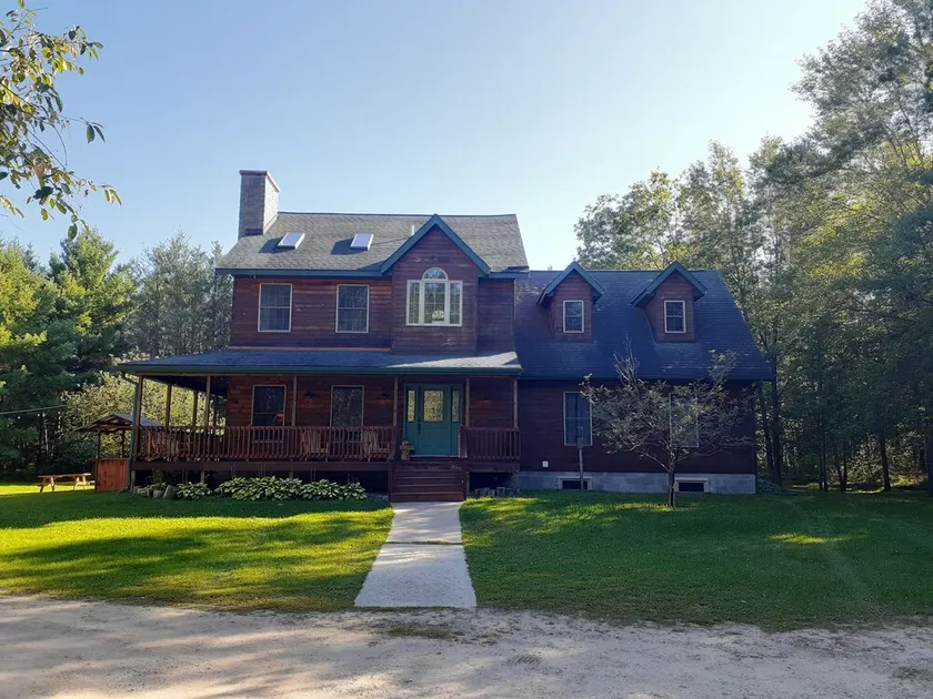 SLEEPS 16, 7 bedroom 4 baths w/ 2 game rooms, SXS rentals w/direct trail access - Image 1