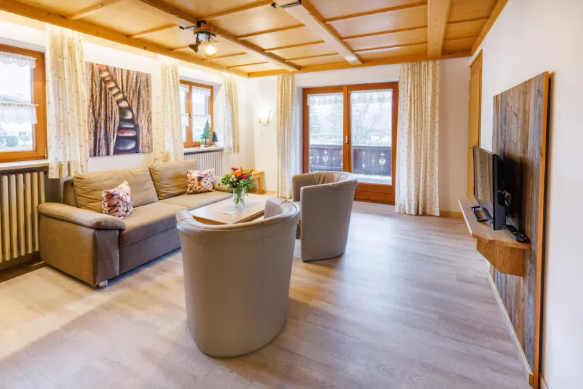II, Ferienwohnung \"Rauschberg\" (54qm), Balkon, Kochnische, 2 Schlafzimmer und 1 Wohnzimmer, max 4 Personen - Image 1