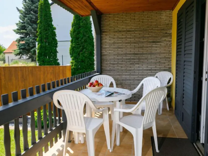 Hibiscus by Interhome - Image 1