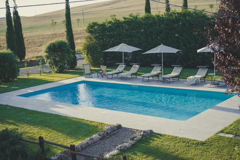 Beautiful Tuscan farmhouse in a great location near Val D'Orcia & private pool - Image 1