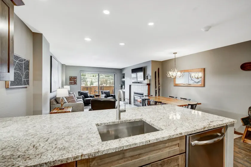 Remodeled 2Br Condo, Private balcony with Beaver Creek Mountain view - Image 1