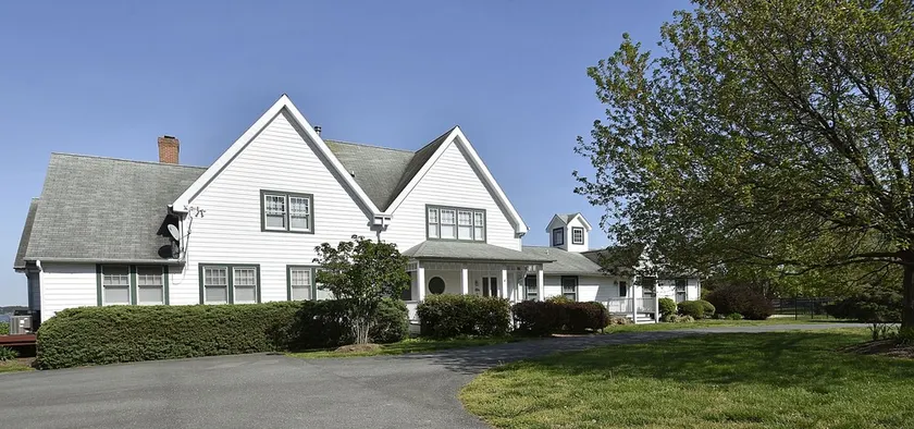 Premium-Waterfront Estate - $ 7500 / Woche - - Image 1