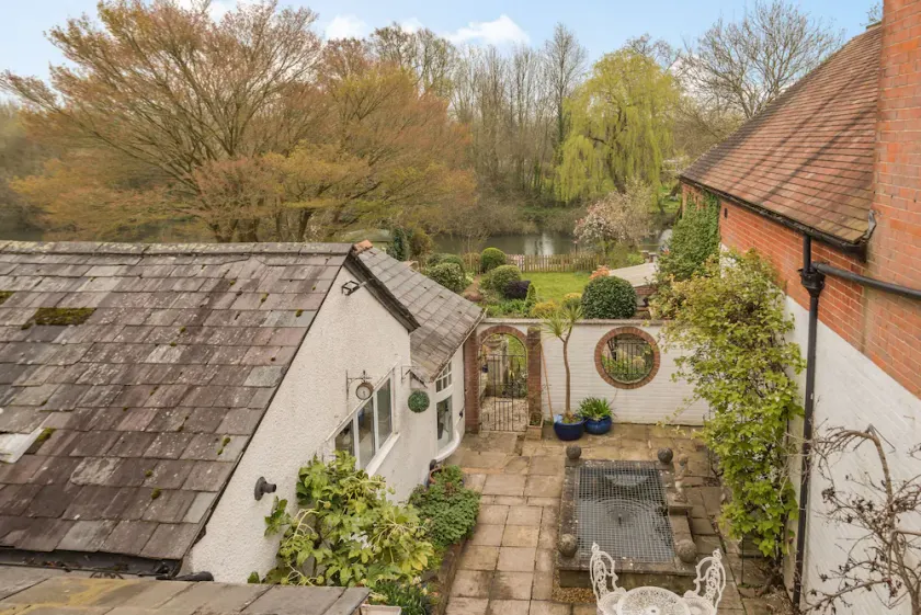 RIVERSIDE HOUSE, kæledyrsvenlig i Fordingbridge, Ref 1004231 - Image 1