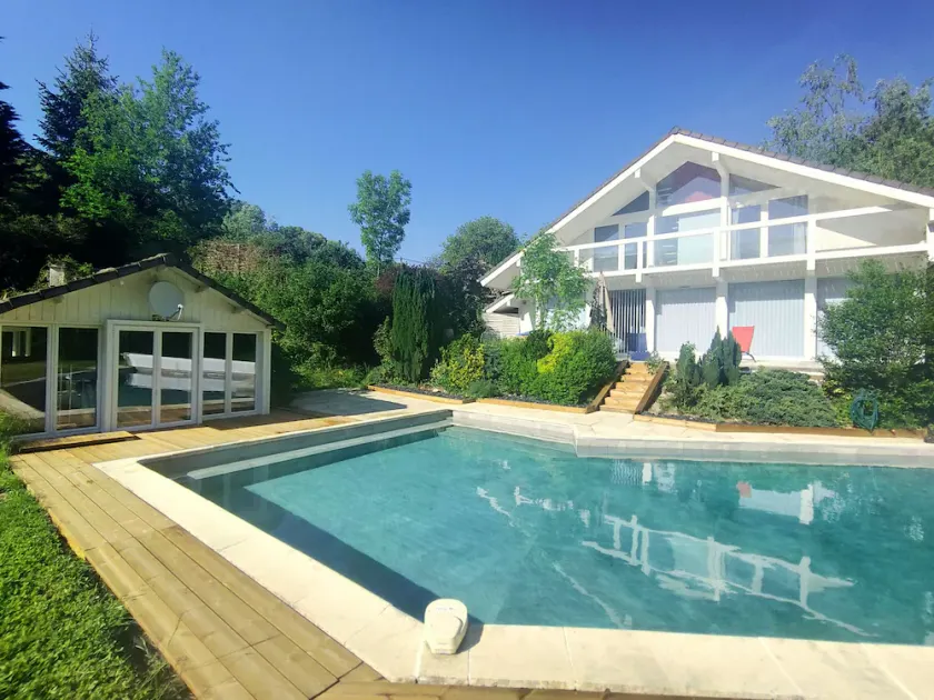Contemporary villa with pool, spa and sauna in the heart of unspoilt nature - Image 1