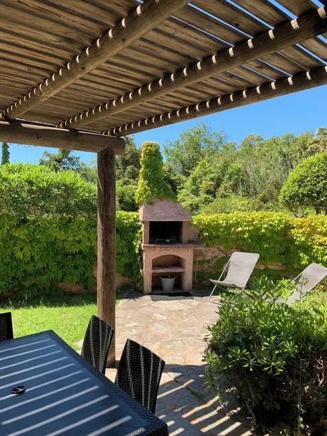 Emplacement idéal plage à 2 mns à pied ! Villa très agréable avec jardin privé - Image 1