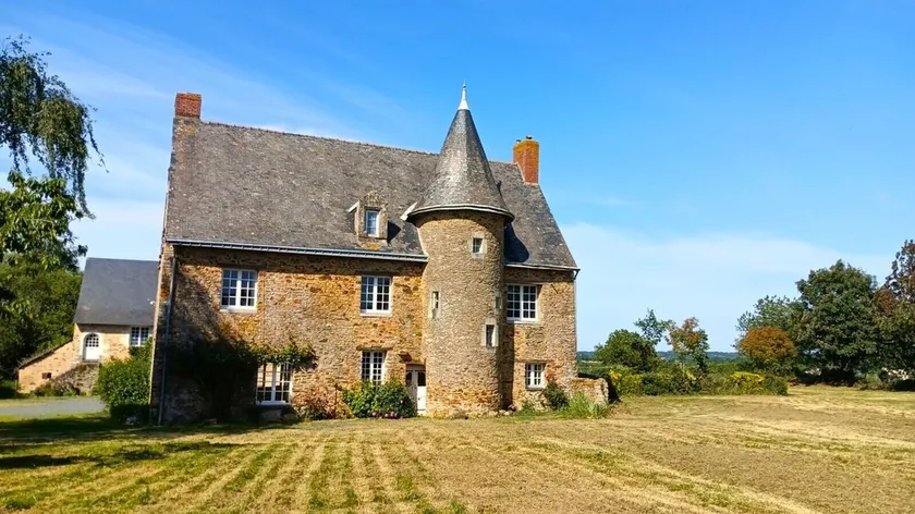 Le manoir de Beauregard, authentic 15th century manor house from Anjou: 10 bedrooms and swimming pool - Image 1