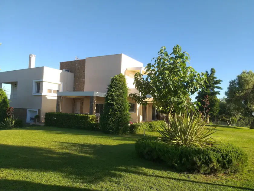 Villa Achilleos. Σύγχρονη κατοικία με απεριόριστη θέα και υπέροχη παραλία - Image 1