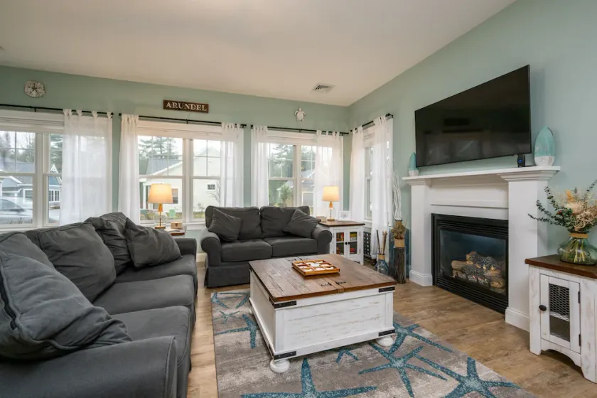 Sunkissed cottage, heated pools, club house, game room, 15 mins to local beaches - Image 1