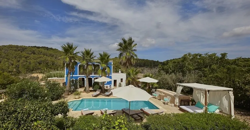 Charmerende renoveret Villa i omfattende finca med mere end 90000 m2 jord. - Image 1