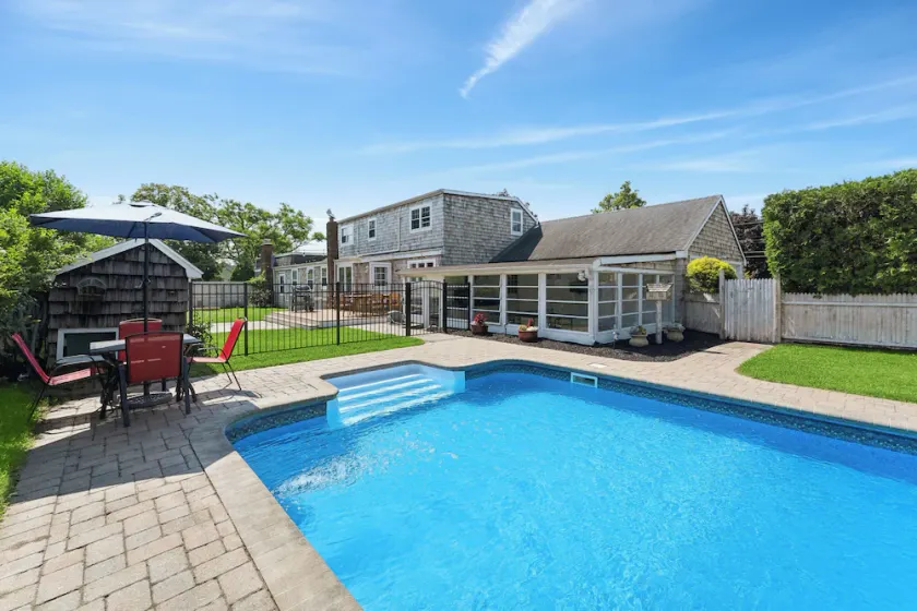 Spacious Home, Sunny Pool, Fantastic Yard - Minutes Walk to Beach! - Image 1