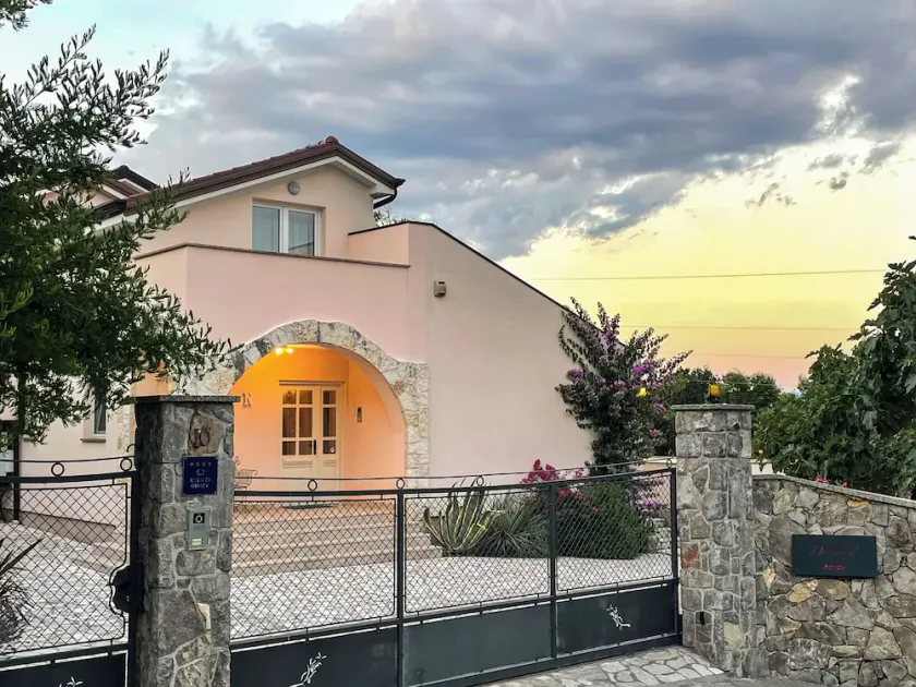 Naturlig idyll med havudsigt over Kvarner Bugt, 5 km fra Opatija - Image 1
