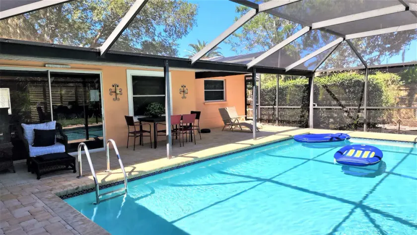 Beautiful Pool Home minutes from Siesta Key - Image 1