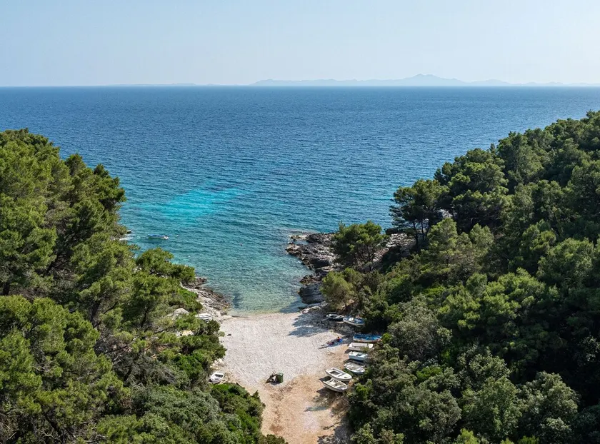 Holiday Home Island Gem - Image 1
