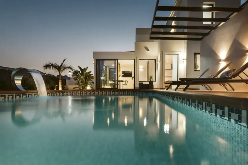 Villa Faro Deluxe. Private pool. Free WIFI. A / C 500 m from the sea - Image 1