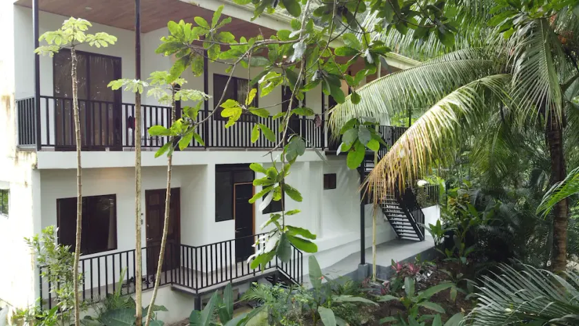 Riverside Apartments - Walk to the Beach in Santa Teresa! Newly Renovated! - Image 1