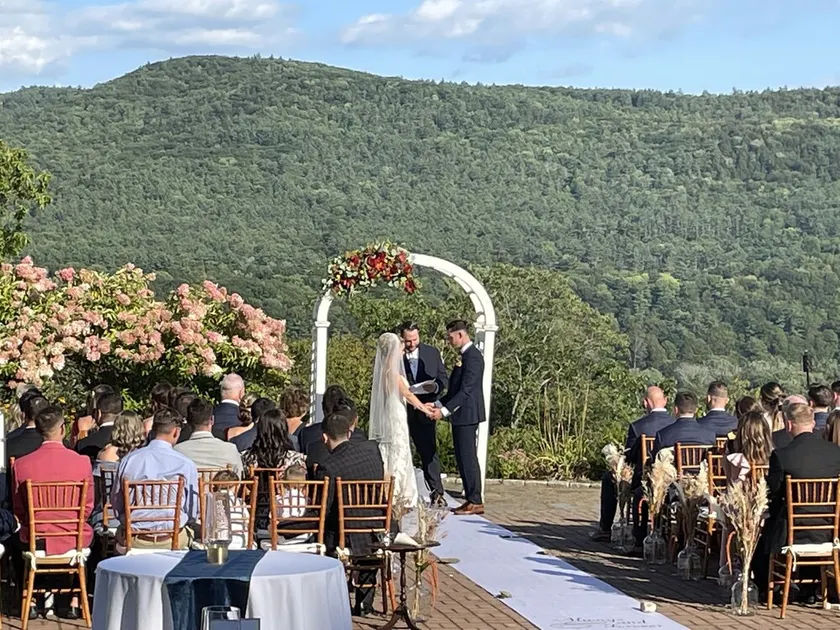 Totally Restored Grand Mansion & Estate overlooking  the CT River - Image 1