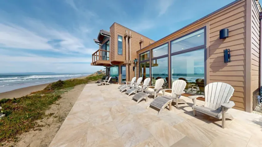 SPECTACULAR OCEAN-FRONT HJEM I MONTEREY BAY - Image 1