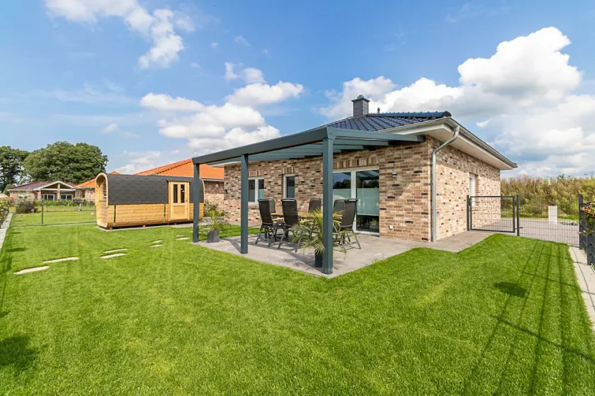 Vacation home for 6 guests with sauna, fireplace and lake view in Walchum - Image 1