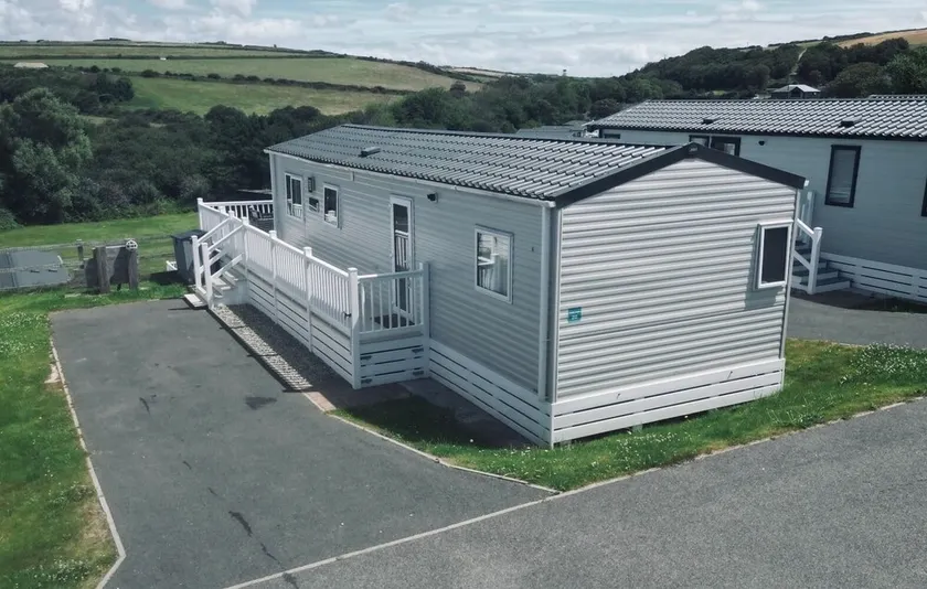 3 Bedroom Holiday Home in Newquay - Valley Views - Image 1