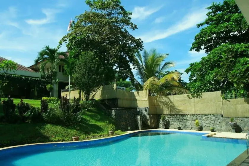 GDW Hotel & Cottage - Image 1