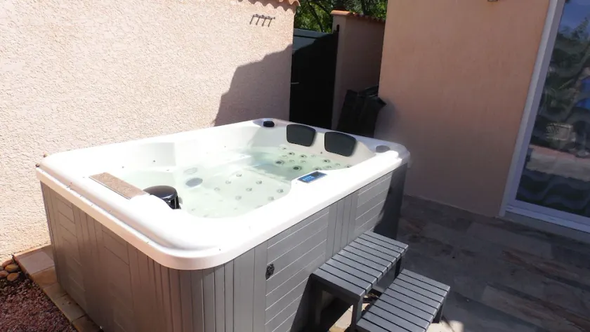 VILLA Ô Chris spacieuse, 2 Terrasses, 1 SPA, à 15 mn de Marseille, de la Côte bleu et Aix en Provence - Image 1