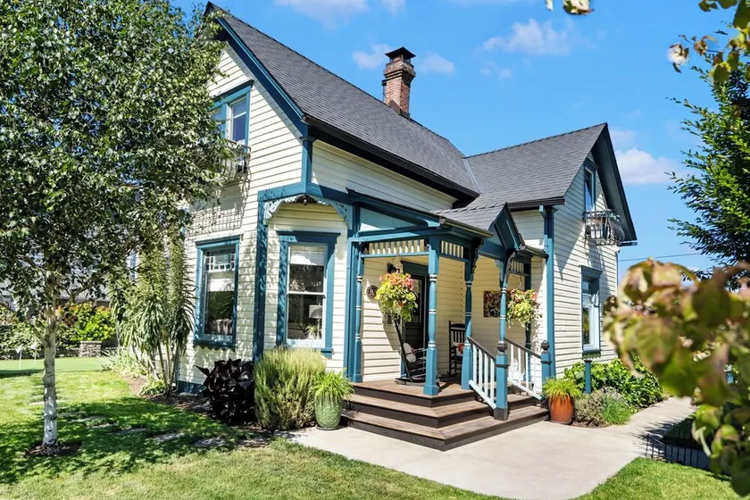Victorian Secrets 1897 Home - Curious? Eclectic, convenient & ❤️ of wine country - Image 1