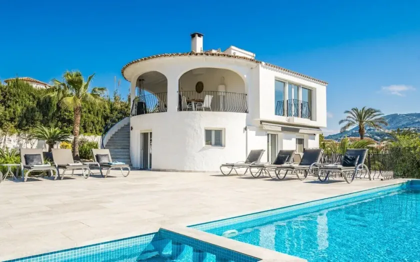 Villa med 6 soveværelser minutter fra Moraira Beach. Opvarmet swimmingpool, havudsigt - Image 1