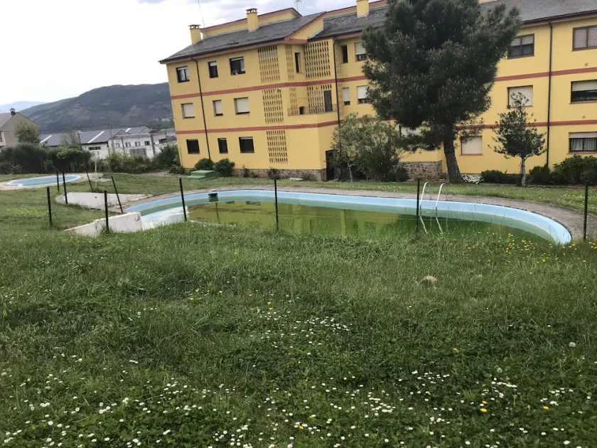 Schöne Wohnung mit Blick auf die Berge und den Pool. - Image 1
