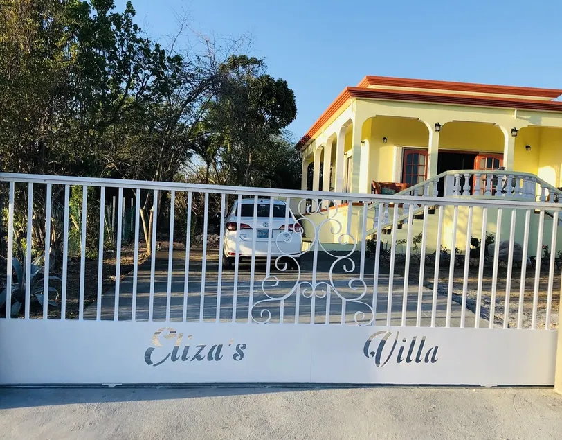 Lovely 2-4BR Villa-Views of St. Maarten - Image 1