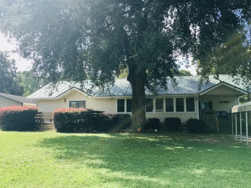 Lake Home walking distance to Marina and 2 more boat landings within a Mile! - Image 1