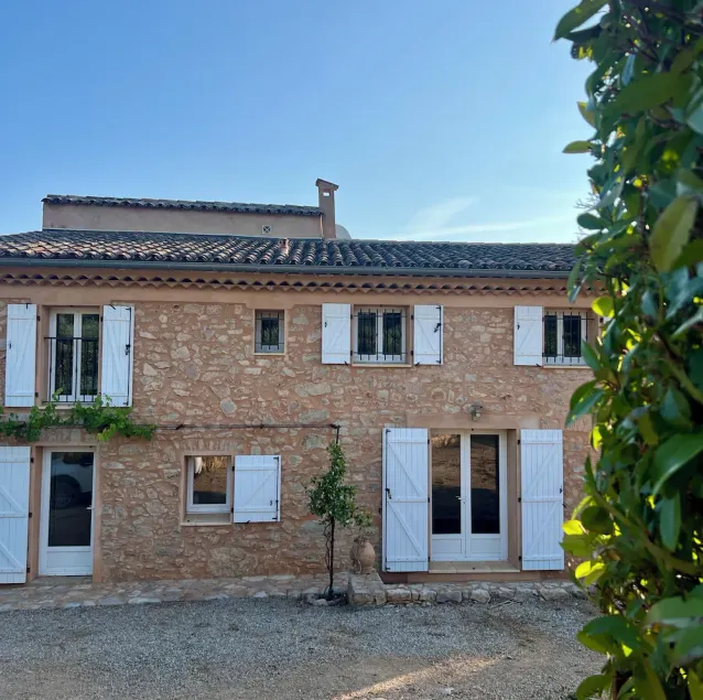 Les Clairians, hus i vinmarkerne, swimmingpool - Image 1