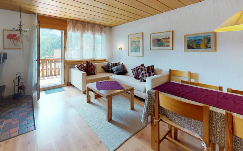 Traditional apartment house in an excellent, quiet location between St. - Image 1