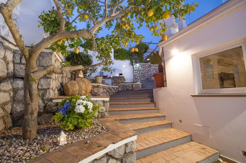 Villa Venus in Sorrento Coast; comfort and safe living in amazing scenery  - Image 1