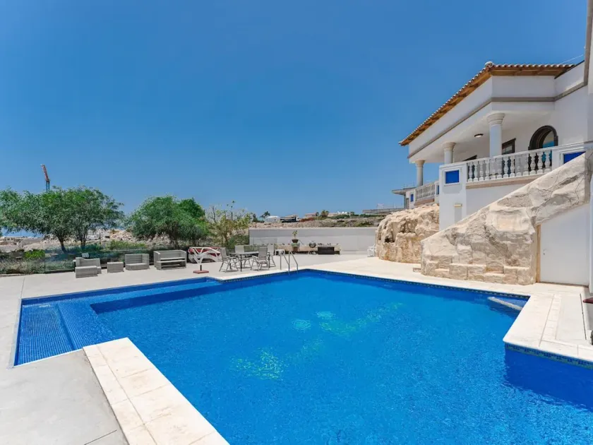 LUXURY VILLA NAUTILUS Heated pool - Image 1