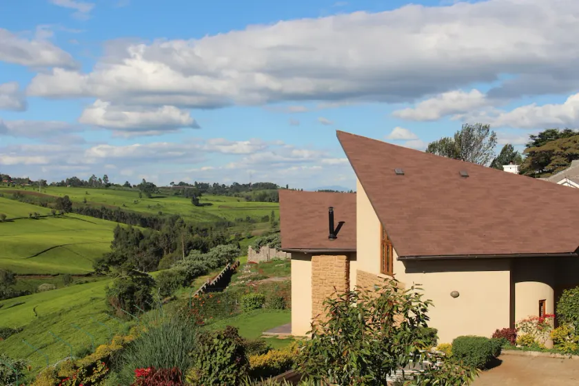 IDYLLIC COTTAGE IN THE KENYAN HIGHLANDS - Image 1
