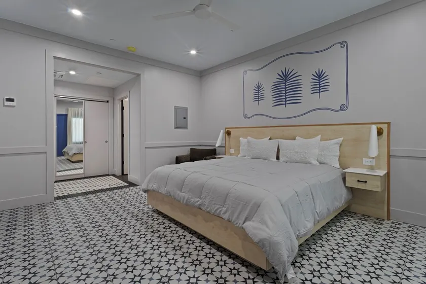 Hotel Biloxi - Image 1