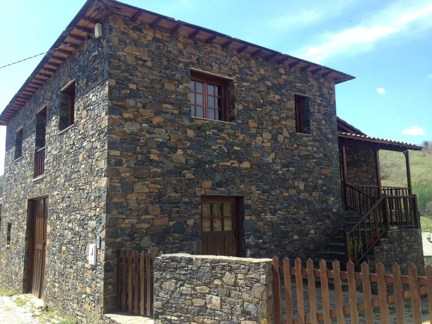 Casa Tradicional no Nordeste Transmontano - Image 1