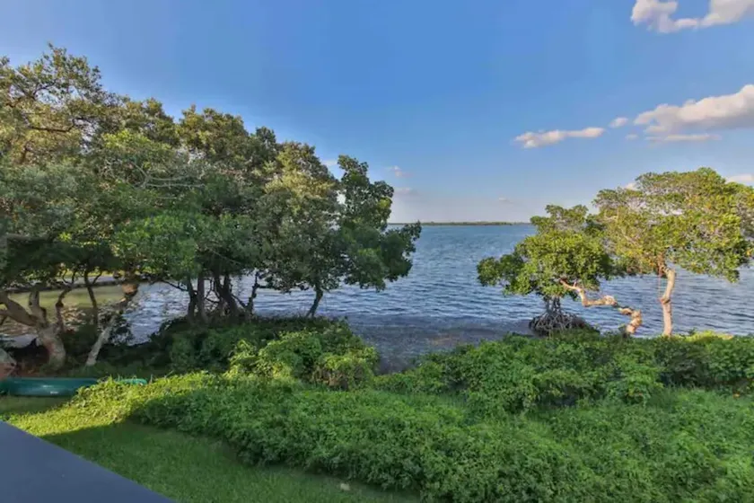 Charming 2BD/2BR with Big Water Views on the beach - Image 1